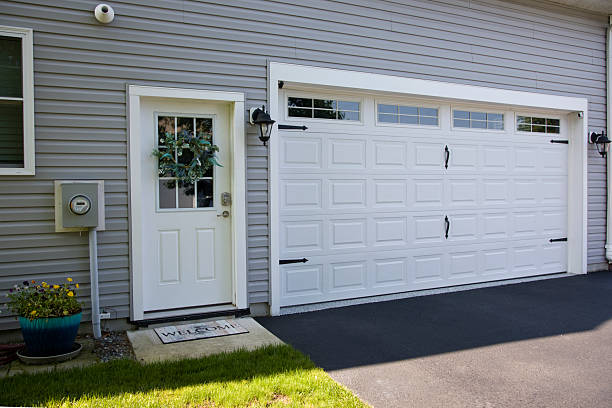 24/7 Emergency Garage Door Panel Replacement experts in Chickasaw County County, IA